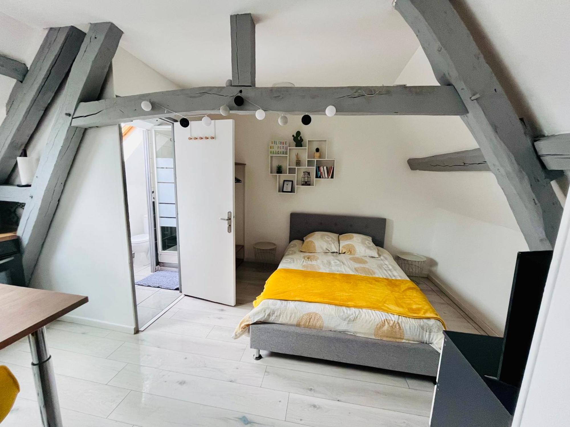 Au Petit Marcade Apartman Abbeville Kültér fotó